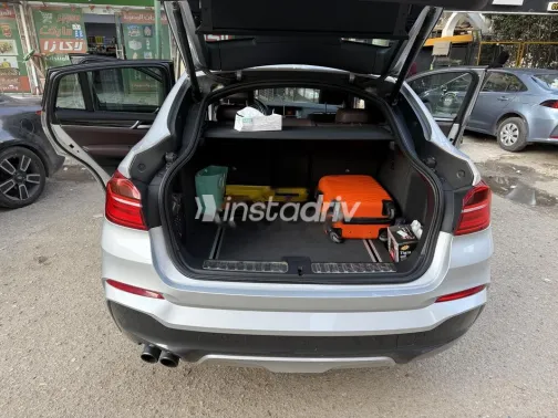 بي ام دبليو X4 2018 فضي مستعملة للبيع - 10