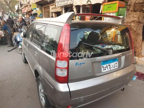 Honda HRV 2005 Gold Used for Sale - 1