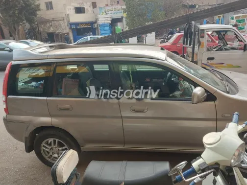 Honda HRV 2005 Gold Used for Sale - 2