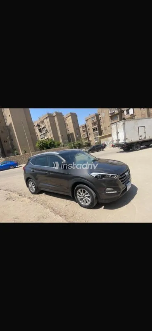 Hyundai Tucson 2017 White Used for Sale - 1