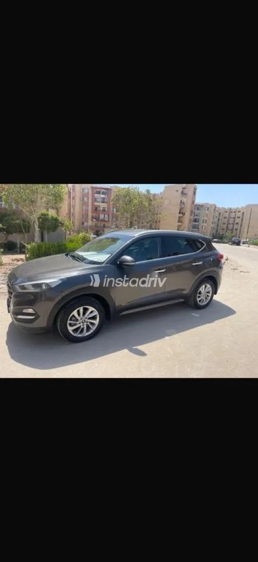 Hyundai Tucson 2017 White Used for Sale - 2