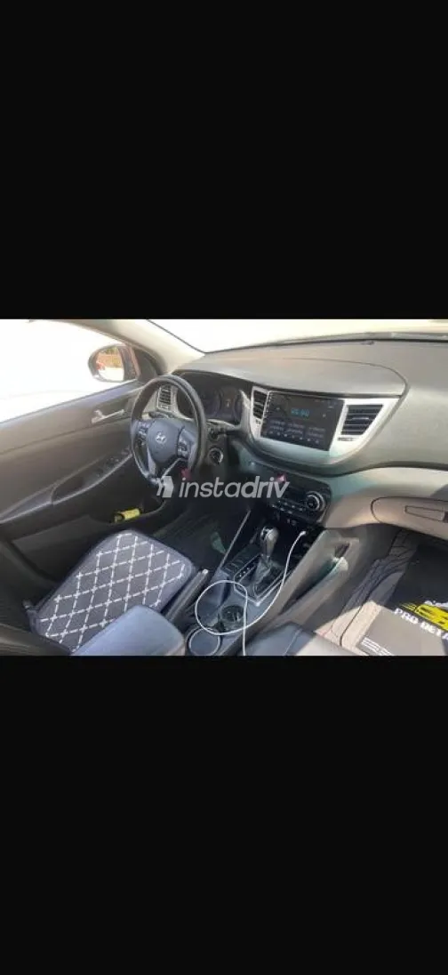 Hyundai Tucson 2017 White Used for Sale - 4