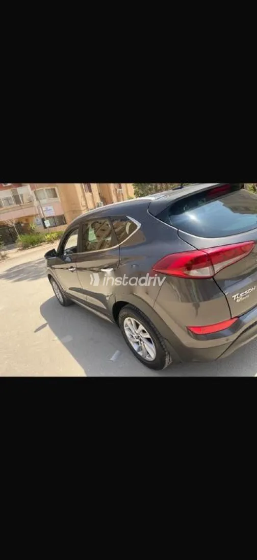 Hyundai Tucson 2017 White Used for Sale - 7