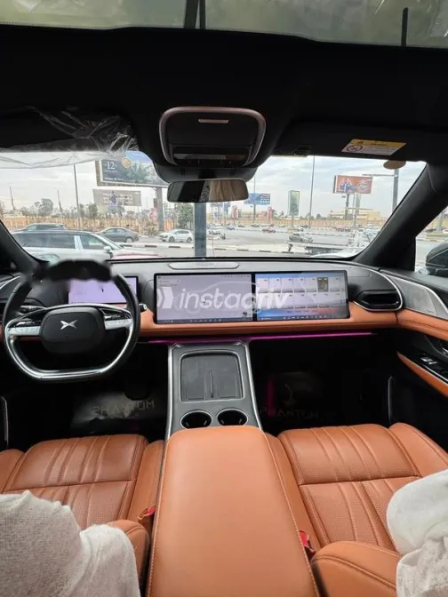 Xpeng G9 2024 Black Used for Sale - 5