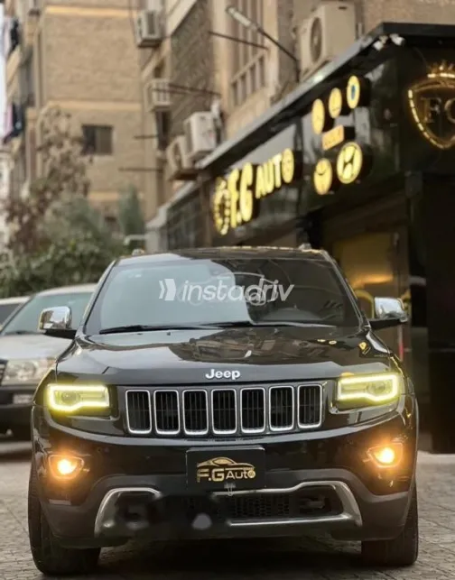 جيب جراند شيروكي 2018 أسود مستعملة للبيع - 1