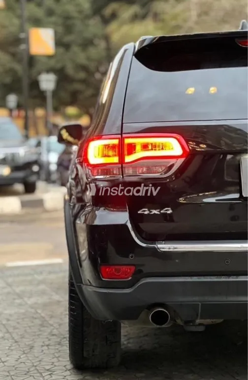 جيب جراند شيروكي 2018 أسود مستعملة للبيع - 6