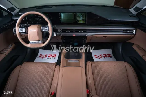 Hyundai Azera 2023 Gray Used for Sale - 4