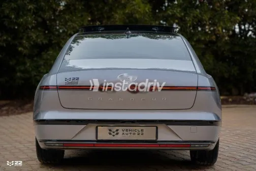 Hyundai Azera 2023 Gray Used for Sale - 10