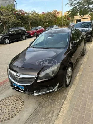 اوبل أنسيجنيا 2016 بني مستعملة للبيع