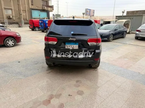 جيب جراند شيروكي 2015 أسود مستعملة للبيع - 4