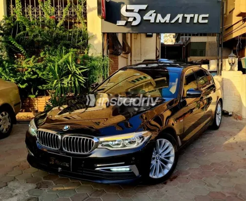بي ام دبليو 520 2020 أسود مستعملة للبيع - 1