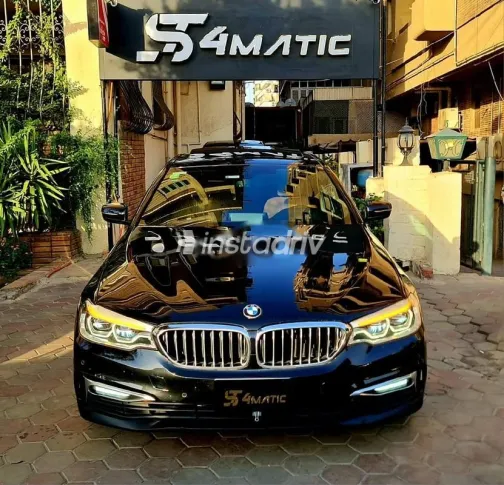 بي ام دبليو 520 2020 أسود مستعملة للبيع - 2