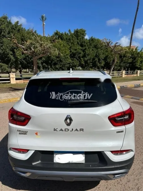 Renault Kadjar 2021 White Used for Sale - 4