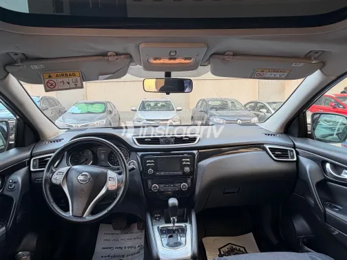 Nissan Qashqai 2016 White Used for Sale - 3