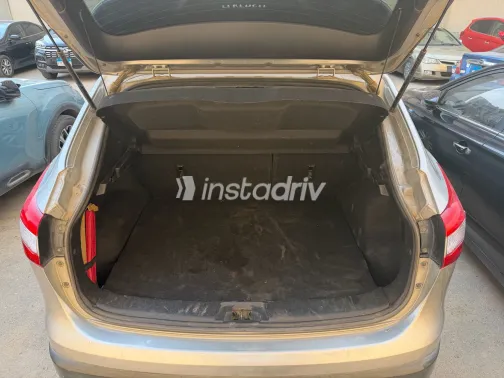 Nissan Qashqai 2016 White Used for Sale - 6