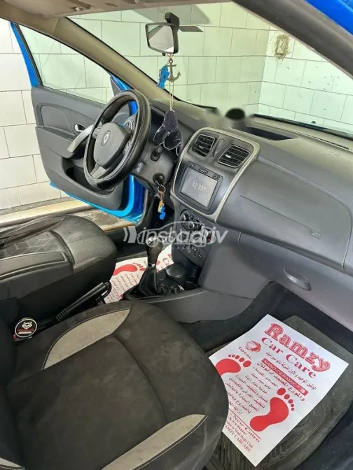 Renault Sandero Step Way 2016 Blue Used for Sale - 7