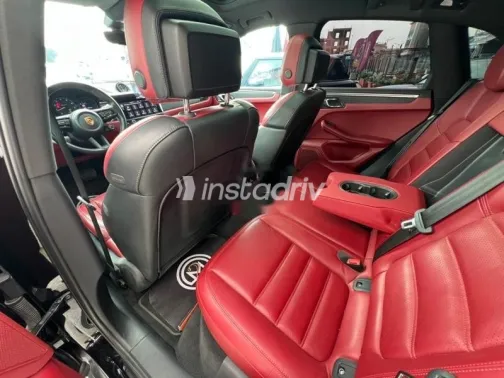 Porsche Macan 2024 Black Used for Sale - 4