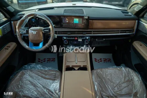 Hyundai Santa Fe 2025 White Used for Sale - 5