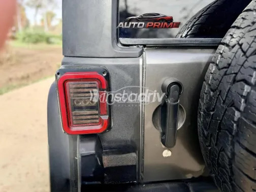 جيب رانجلر 2013 رمادي مستعملة للبيع - 10