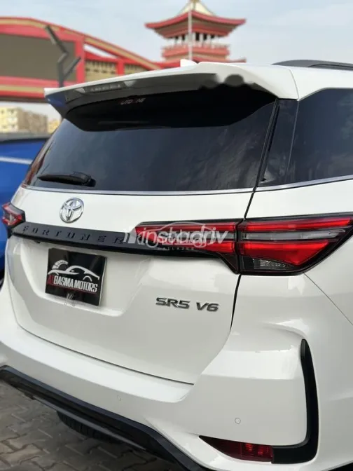 تويوتا فورتشنر 2024 أبيض مستعملة للبيع - 10