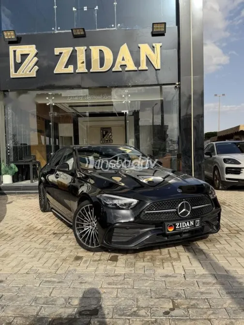 مرسيدس C 200 2024 أسود مستعملة للبيع - 4
