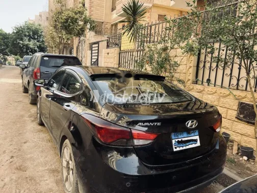 هيونداي إلنترا ام دى 2015 أسود مستعملة للبيع - 1