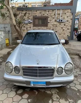 Mercedes E 200 1998 Silver Used for Sale