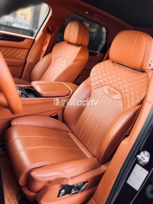 Bentley Bentayga 2022 Dark Blue Used for Sale - 2