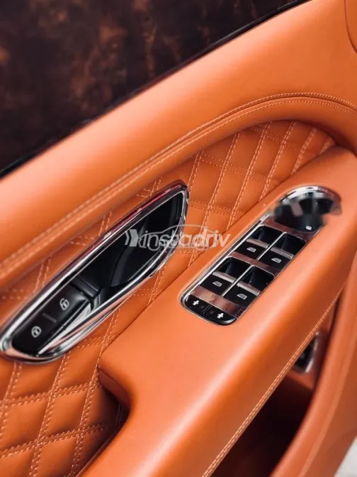 Bentley Bentayga 2022 Dark Blue Used for Sale - 3