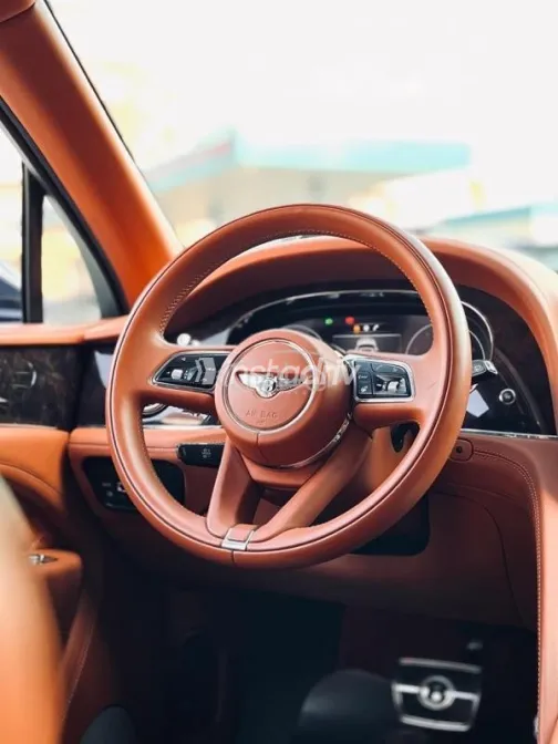 Bentley Bentayga 2022 Dark Blue Used for Sale - 7