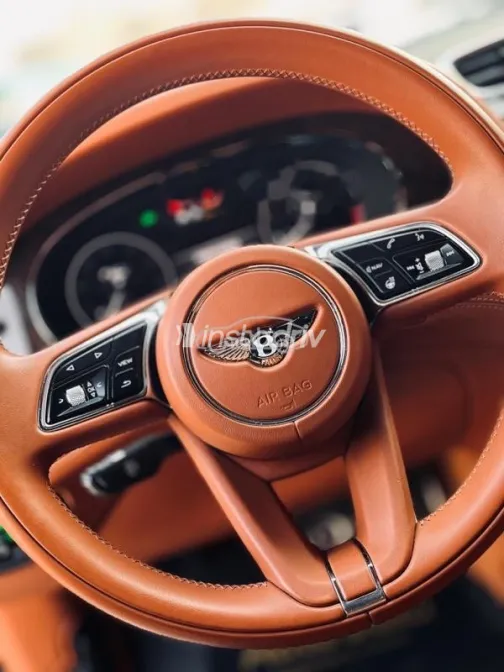 Bentley Bentayga 2022 Dark Blue Used for Sale - 10