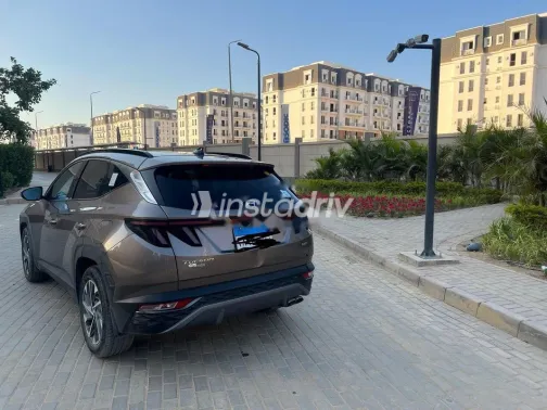 هيونداي توسان 2021 أبيض مستعملة للبيع - 4