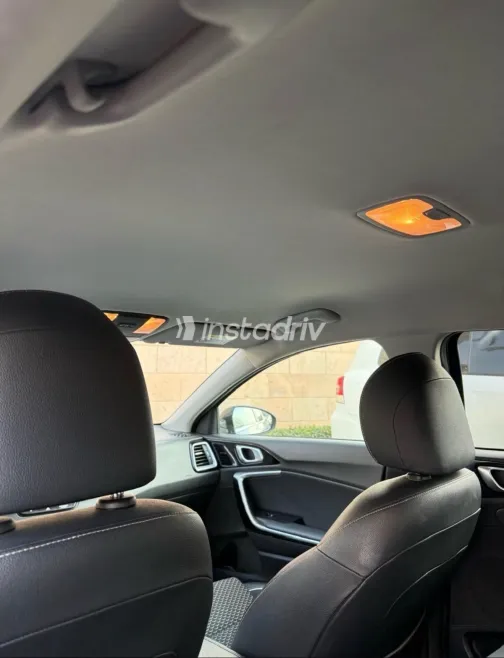 كيا اكسيد 2022 أبيض مستعملة للبيع - 1