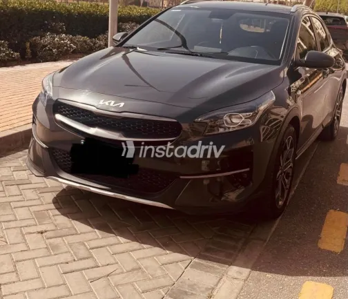 كيا اكسيد 2022 أبيض مستعملة للبيع - 4