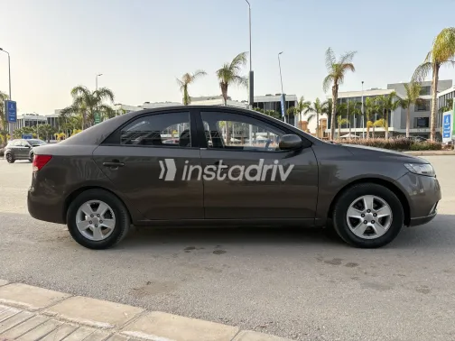Kia Cerato 2013 White Used for Sale - 1