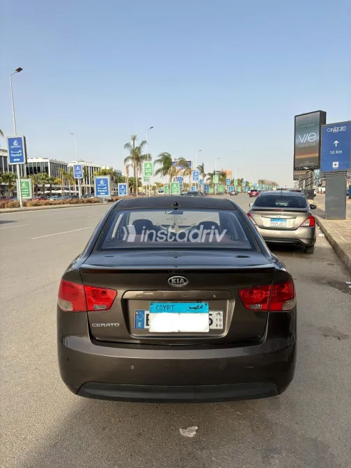 Kia Cerato 2013 White Used for Sale - 3