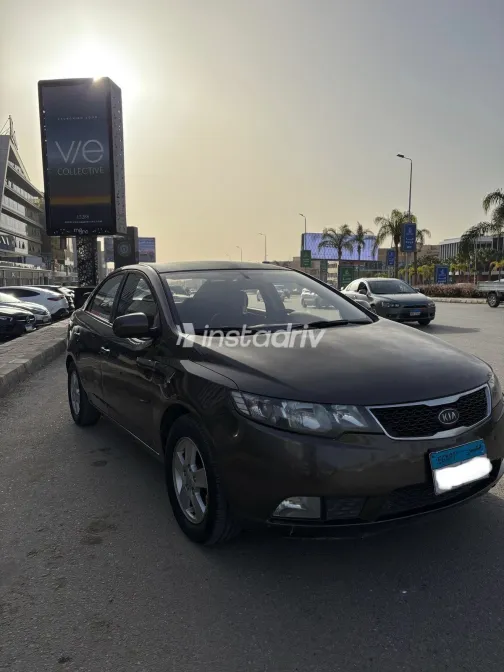 Kia Cerato 2013 White Used for Sale - 5