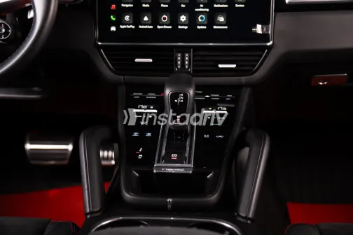 Porsche Cayenne 2022 White Used for Sale - 9