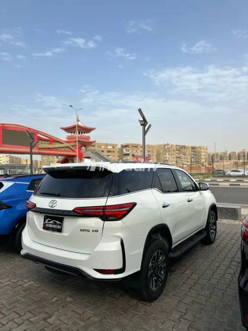 Toyota Fortuner 2024 White Used for Sale - 1