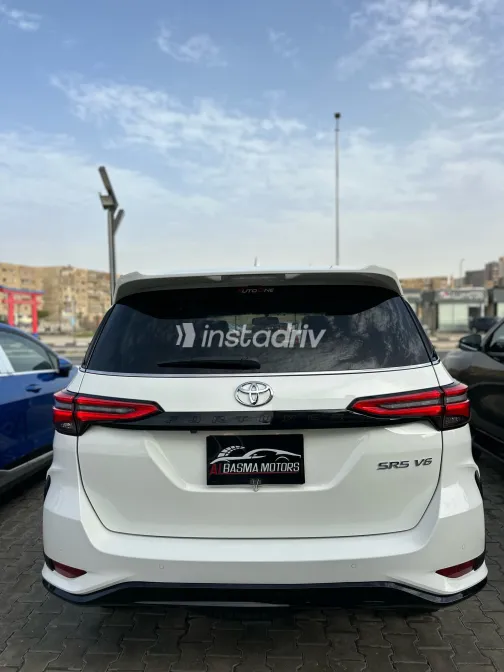 Toyota Fortuner 2024 White Used for Sale - 9