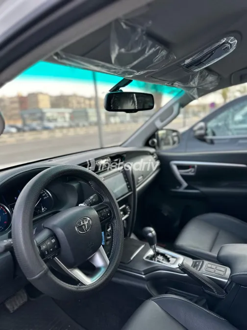 Toyota Fortuner 2024 White Used for Sale - 10