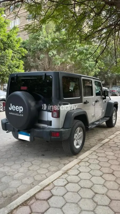 جيب رانجلر 2012 فضي مستعملة للبيع - 6