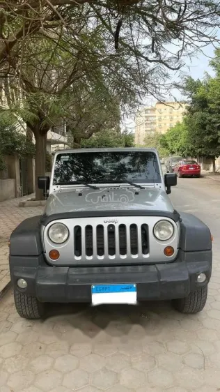 جيب رانجلر 2012 فضي مستعملة للبيع