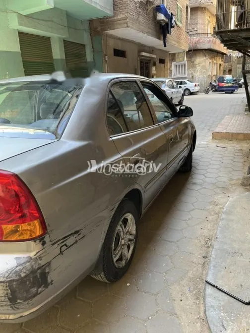 هيونداي فيرنا 2015 رمادي غامق مستعملة للبيع - 5