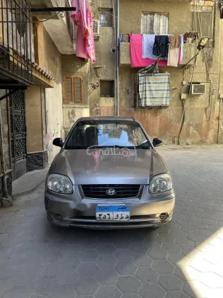 هيونداي فيرنا 2015 رمادي غامق مستعملة للبيع