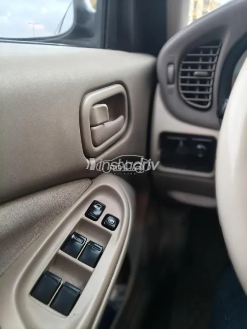 Nissan Sunny 2004 Gold Used for Sale - 6