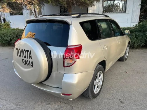 Toyota Rav 4 2006 Gold Used for Sale - 2