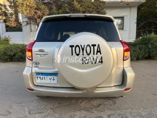 Toyota Rav 4 2006 Gold Used for Sale - 9