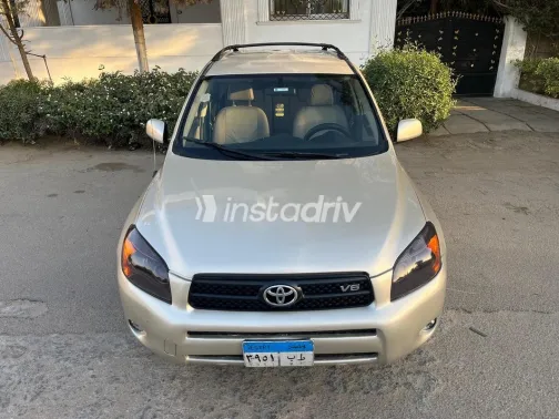 Toyota Rav 4 2006 Gold Used for Sale - 10
