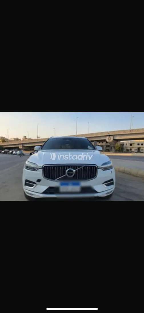 فولفو XC60 2019 أبيض مستعملة للبيع - 3